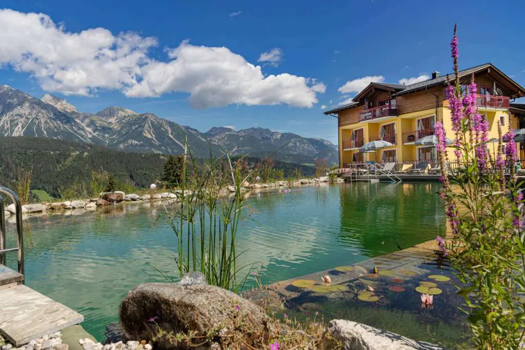 Naturbadeteich vom Hotel Burgfellnerhof in Schladming-Dachstein