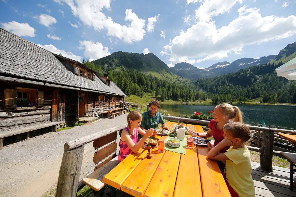 Verdiente Stärkung auf der Fahrlechhütte